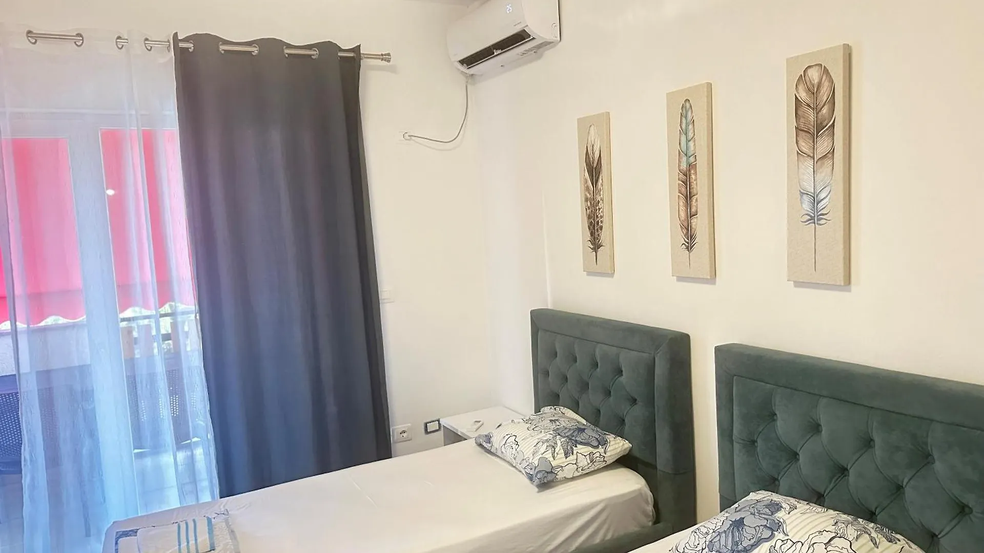 Qerret Beach Apartments Golem